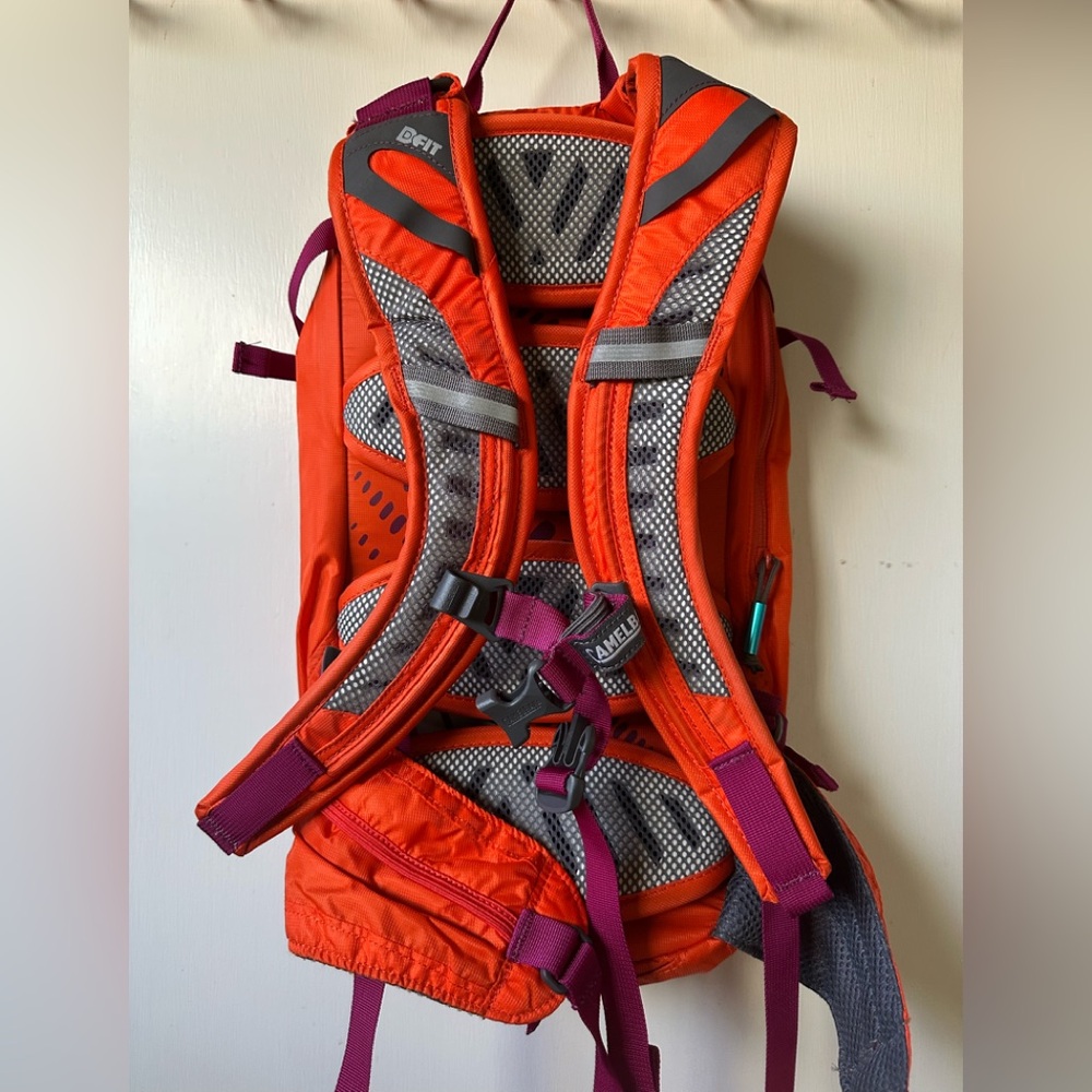 Hydration Pack - Picture 3 of 3